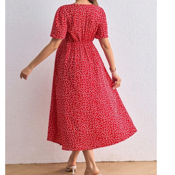 Maternity Floral Print Twist Front Butterfly Sleeve Dress - Picture 4 of 5